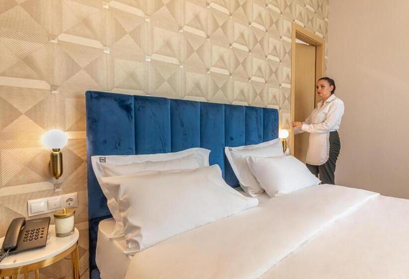 Standaardkamer met Kingsize Bed, Newport Hotel Kutaisi