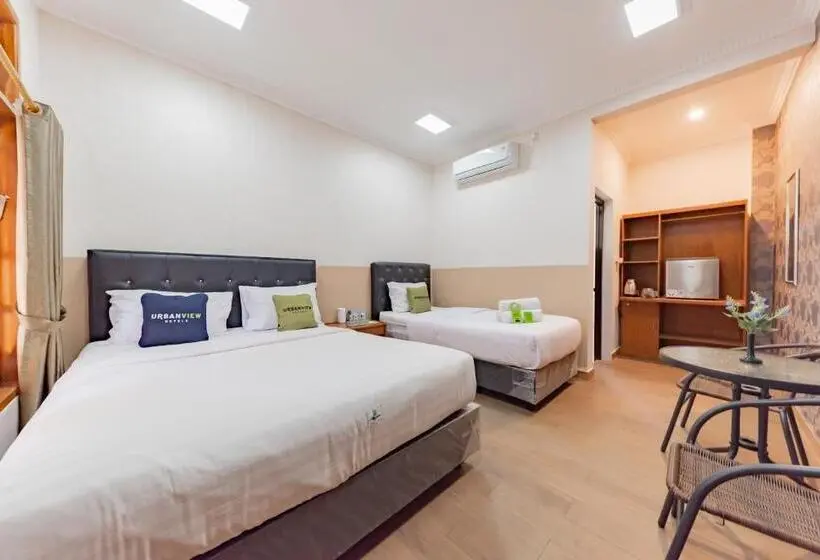 ファミリールーム, Urbanview Hotel Villa Surya Bandung