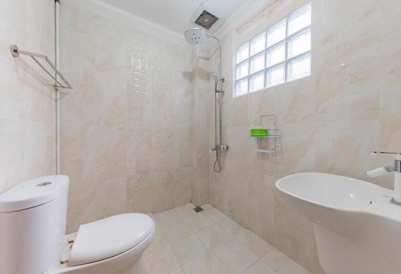 اتاق خانوادگی, Urbanview Hotel Villa Surya Bandung