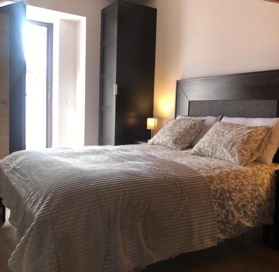 1 Bedroom Penthouse Apartment, Apartahotel Canfranc