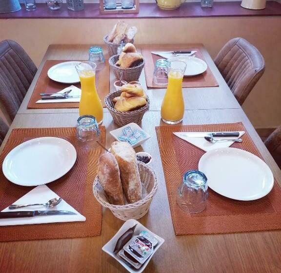 غرفة قياسية, Les Chambres De La Cotinière   Bord De Saône   St Jean De Losne