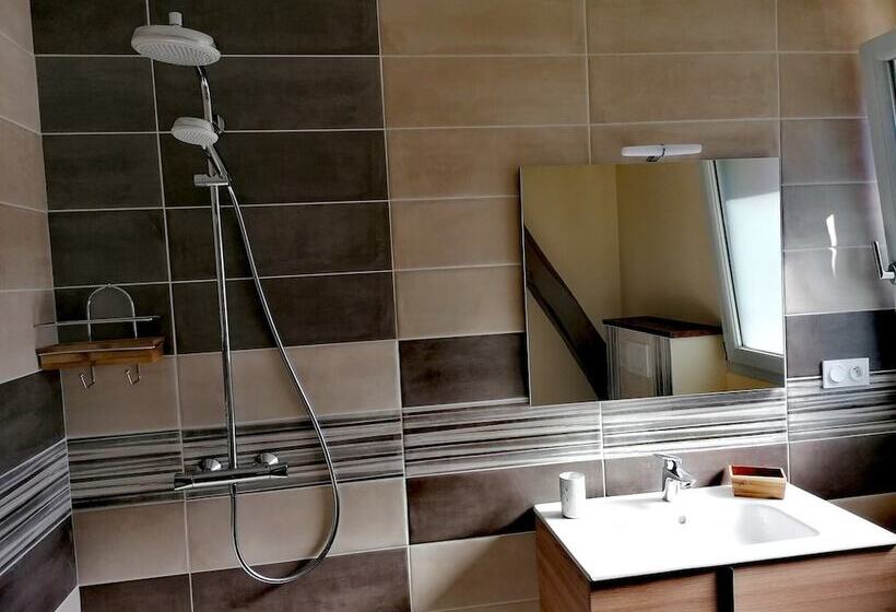 غرفة قياسية, Les Chambres De La Cotinière   Bord De Saône   St Jean De Losne