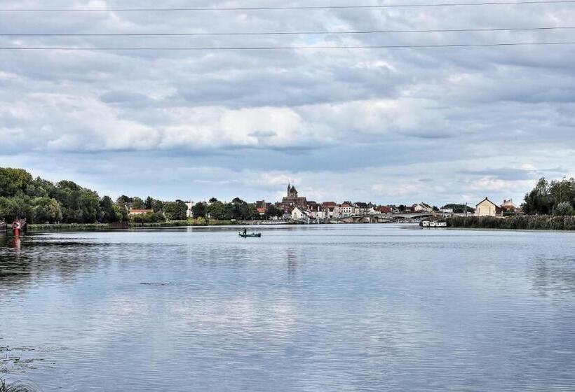 غرفة قياسية مزوَّدة بشُرفة, Les Chambres De La Cotinière   Bord De Saône   St Jean De Losne