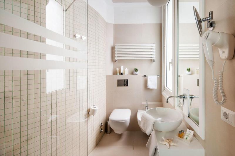 اتاق لوکس, Grand Zuri Ketapang