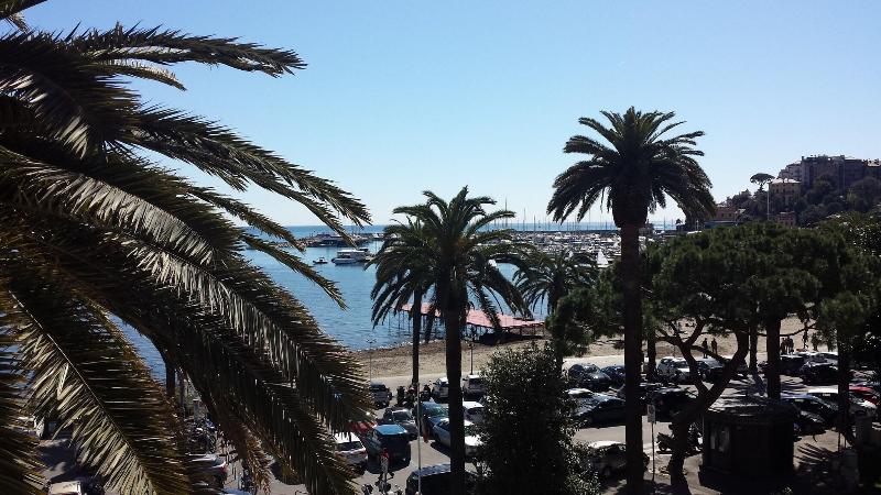 اتاق لوکس, Grand Zuri Ketapang