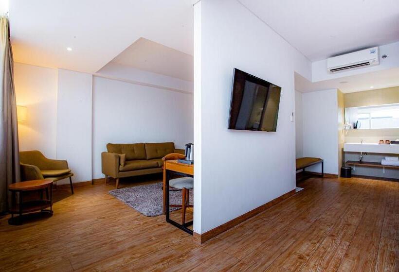 سوییت جونیور, Grand Zuri Ketapang