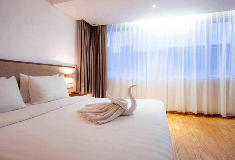 سوییت جونیور, Grand Zuri Ketapang