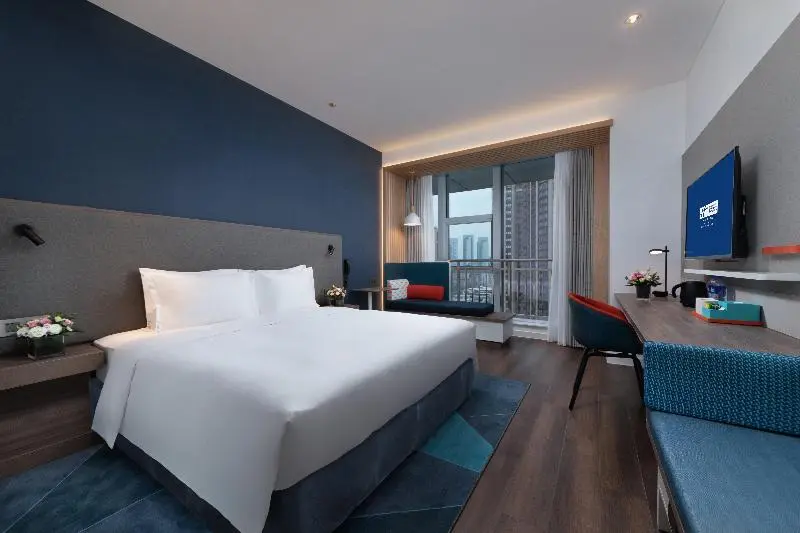 キングサイズベッドのスタンダードルーム, Holiday Inn Express Dongguan Humen, An Ihg
