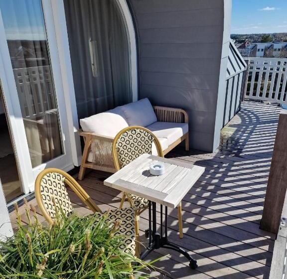 جناح مزوَّد بشرفة, Paradis Zandvoort