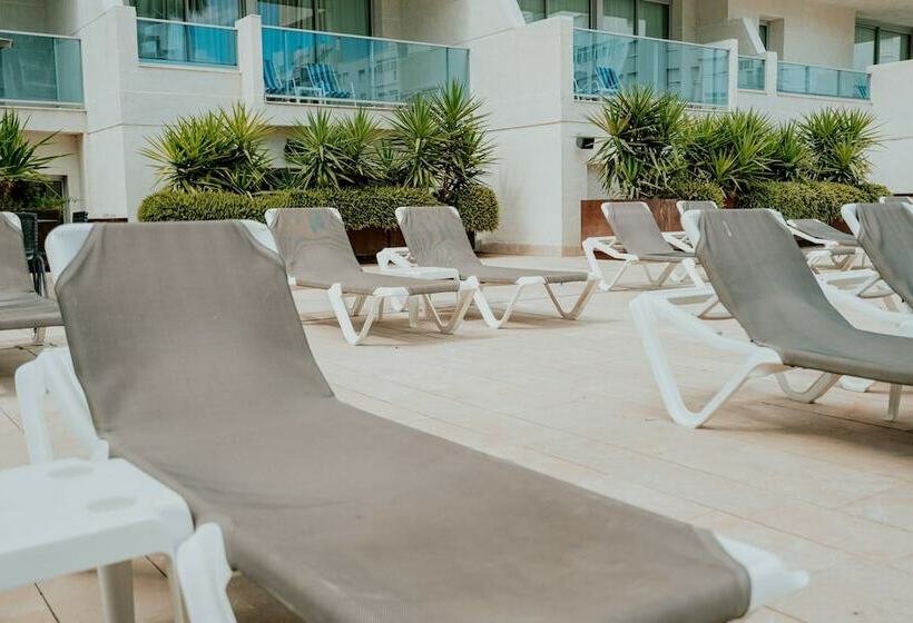 Люкс Вид на Бассейн, Blaumar