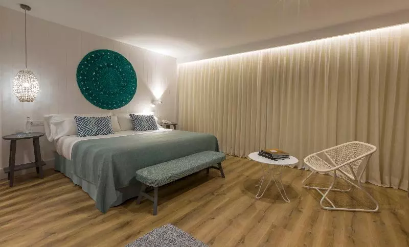 Premium Suite, Blaumar