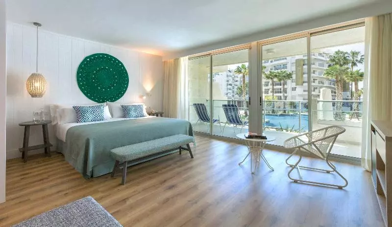 Suite Pooludsigt, Blaumar