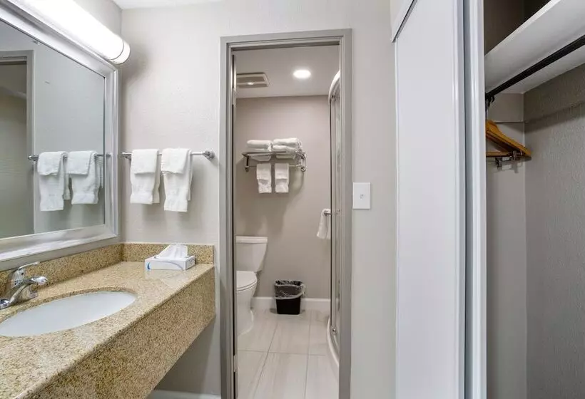 اتاق استاندارد با 2 تخت دوبل, Orangewood Inn & Suites Kansas City Airport