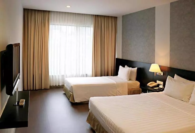 スタンダードトリプルルーム, Palace Hotel Saigon