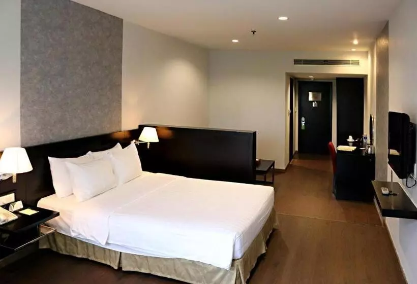 スタンダードトリプルルーム, Palace Hotel Saigon