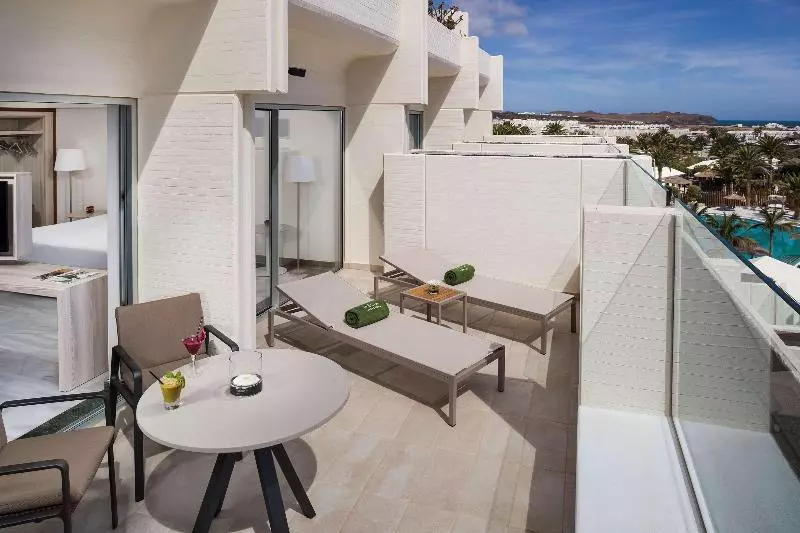 سوییت جونیور, Paradisus by Meliá Salinas Lanzarote