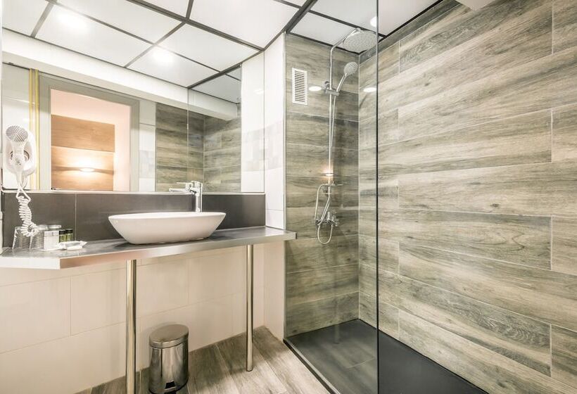 四人标准间, Sansi Park