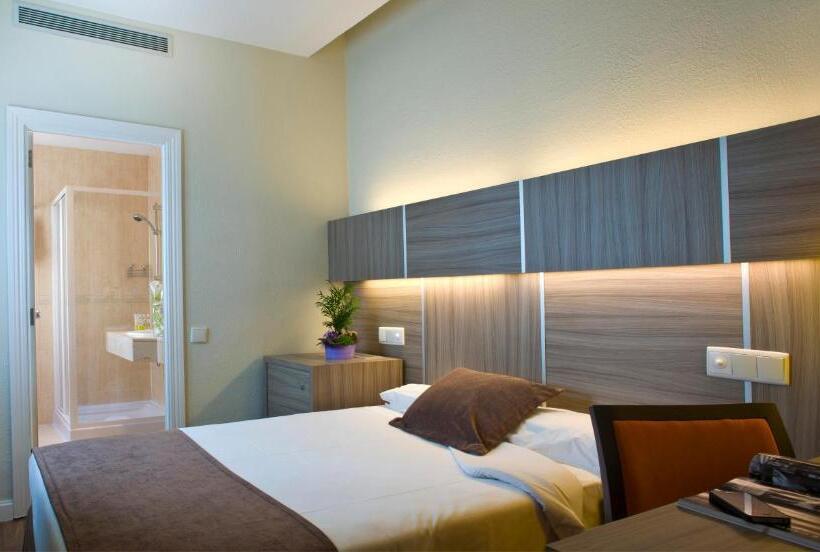 اتاق استاندارد یک نفره, Serrano