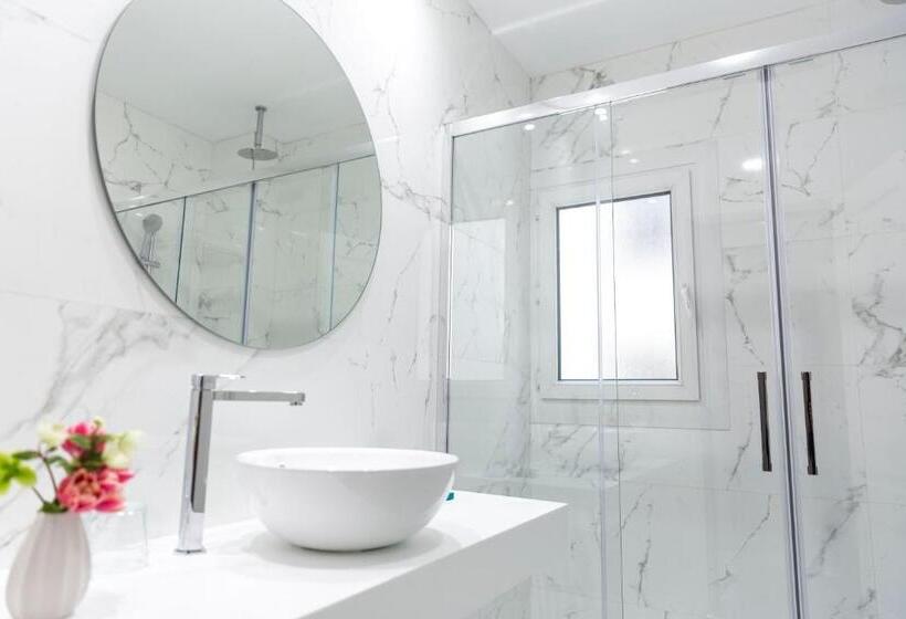 اتاق استاندارد, Serrano