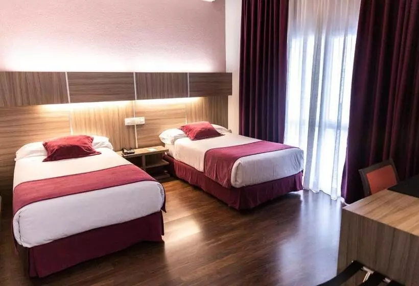Standard Room, Serrano