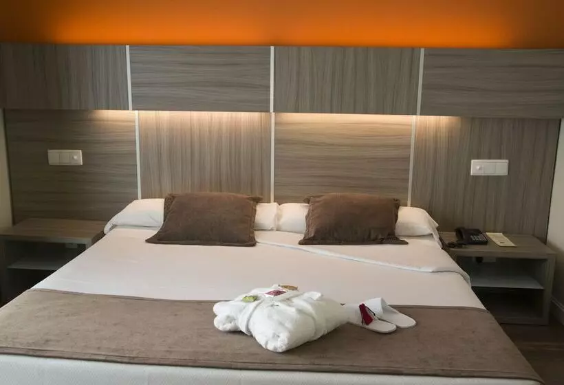 Standard Room, Serrano