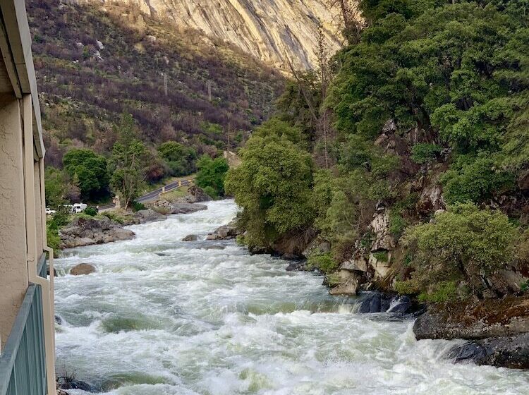 디럭스 룸, Yosemite View Lodge