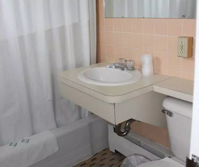 اتاق استاندارد با 2 تخت دوبل, Hastings Inn