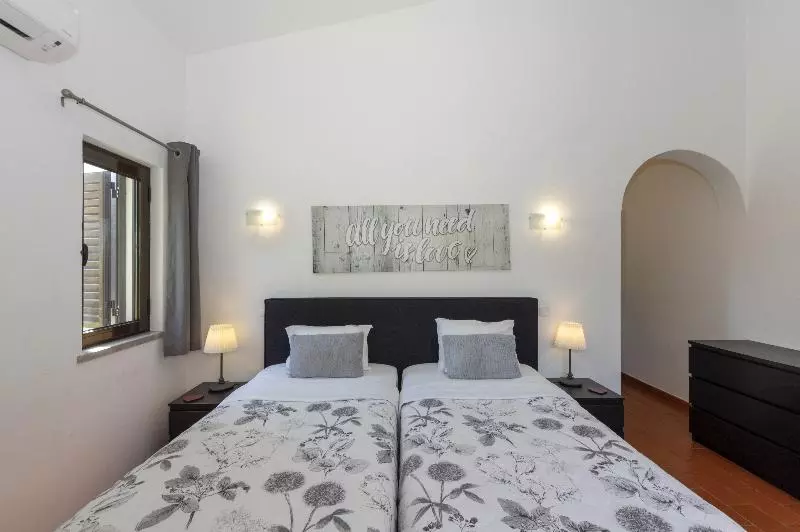 اتاق لوکس با چشم‌انداز دریا, Furama Resort Danang