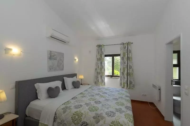 اتاق لوکس با چشم‌انداز دریا, Furama Resort Danang