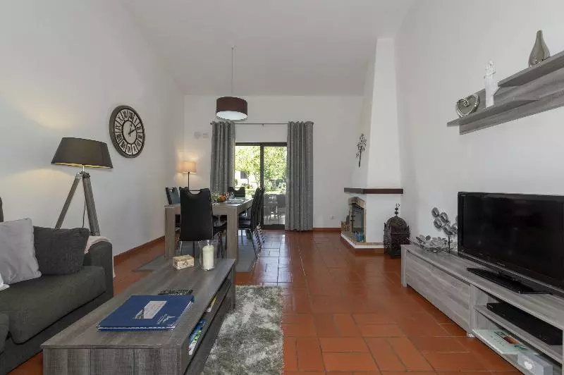 اتاق لوکس با چشم‌انداز دریا, Furama Resort Danang