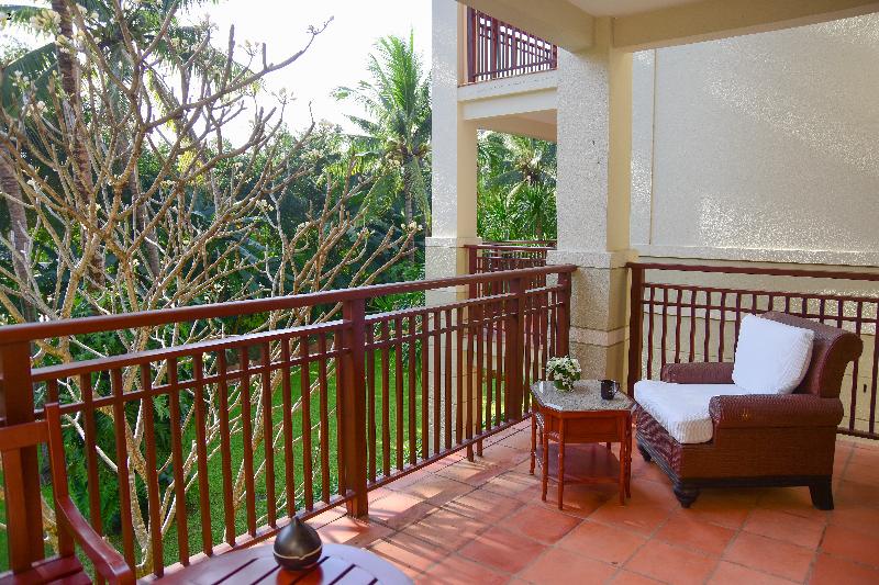اتاق لوکس با چشم‌انداز باغ, Furama Resort Danang