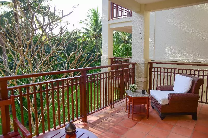 اتاق لوکس با چشم‌انداز باغ, Furama Resort Danang