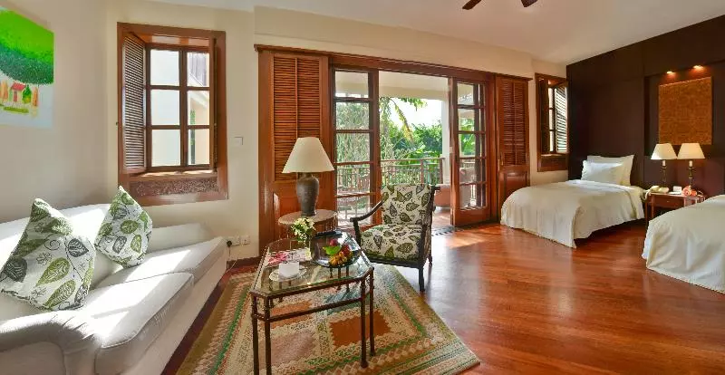 اتاق لوکس با چشم‌انداز باغ, Furama Resort Danang