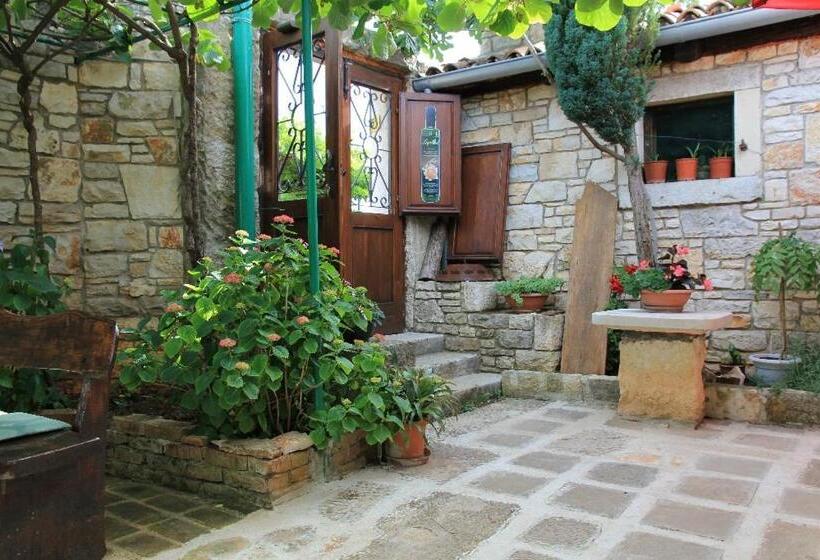 اتاق اکونومی, Rural Pension Istra Partner