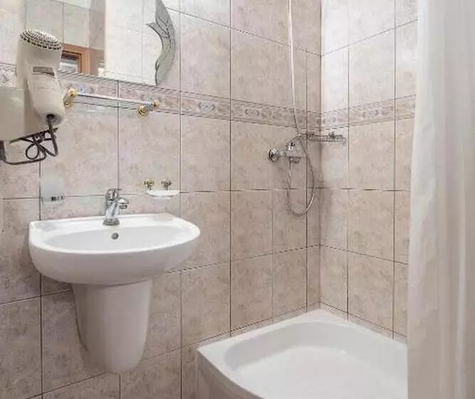 اتاق استاندارد یک نفره, Adria
