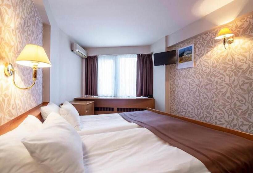 Standard Szoba, Adria