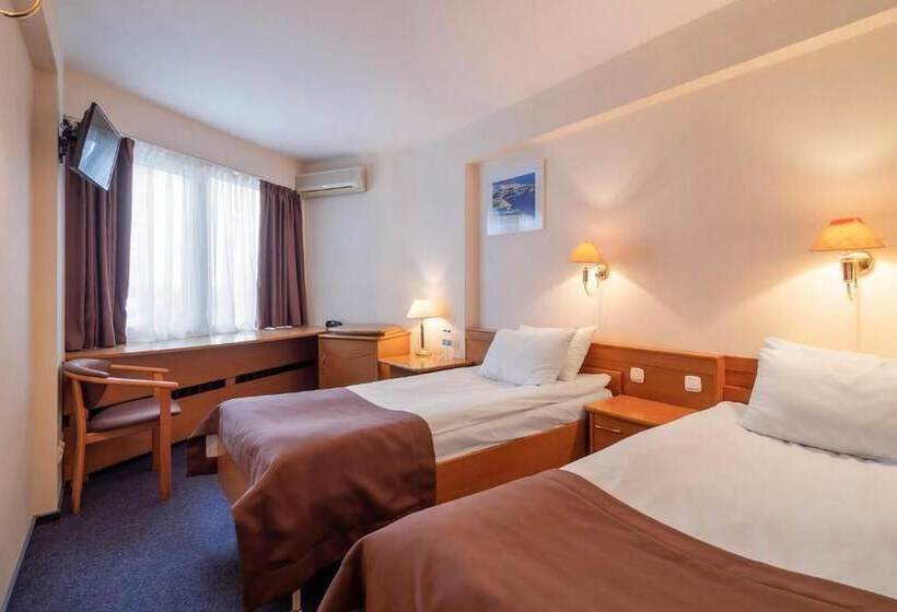 Standard Szoba, Adria