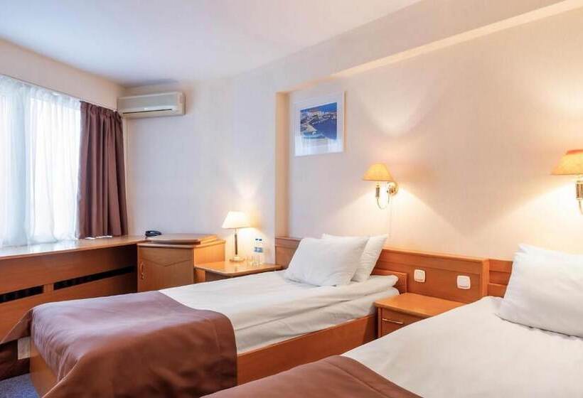 Standard Szoba, Adria