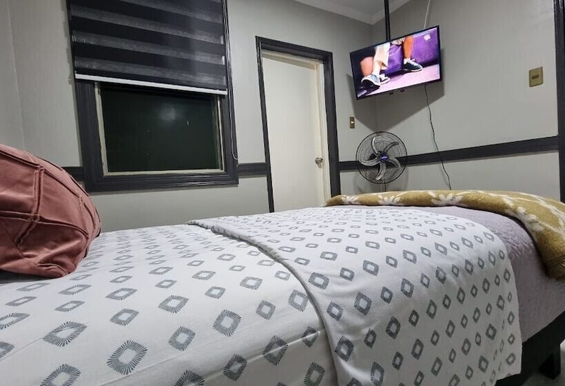 스탠다드 싱글 룸, Asturias