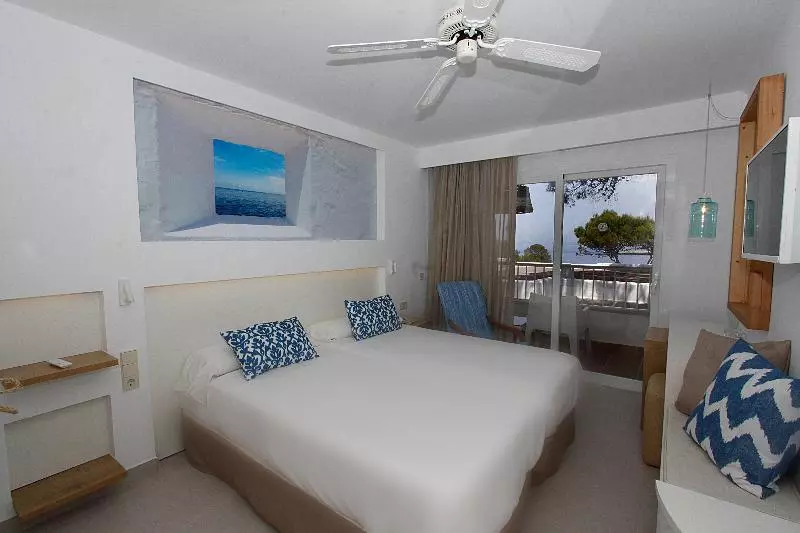 اتاق استاندارد با چشم‌انداز دریا, Bg Hotel Portinatx Beach Club