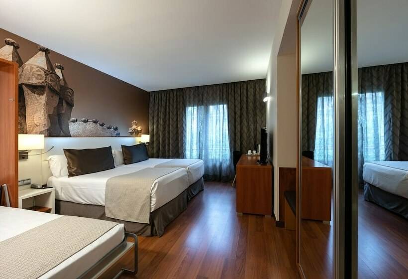 Номер Стандарт Трехместный, Catalonia Gracia