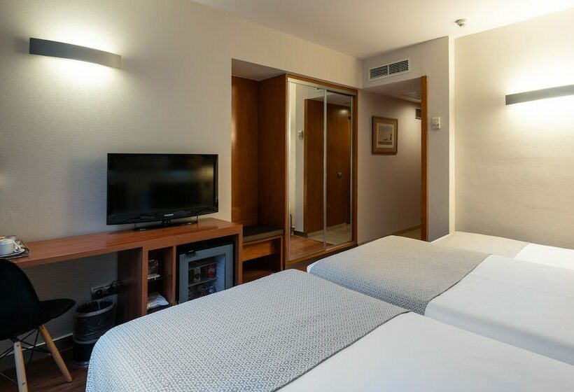 Номер Стандарт Трехместный, Catalonia Gracia