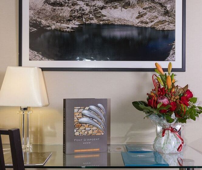 Номер Стандарт, Font D'Argent Pas De La Casa