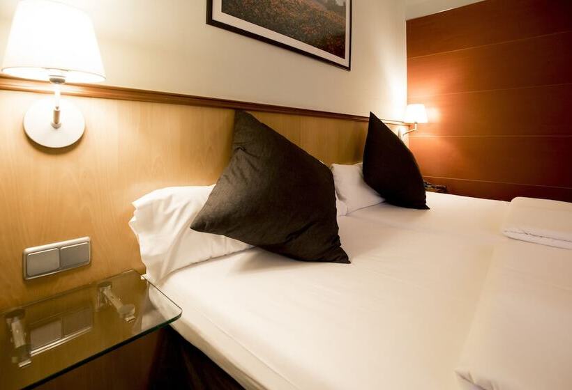 Номер Стандарт, Font D'Argent Pas De La Casa