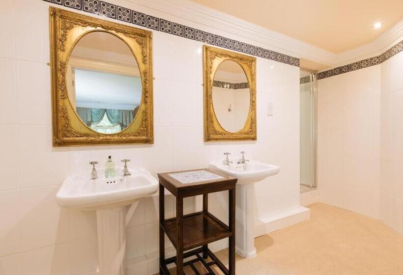 غرفة قياسية, Grange