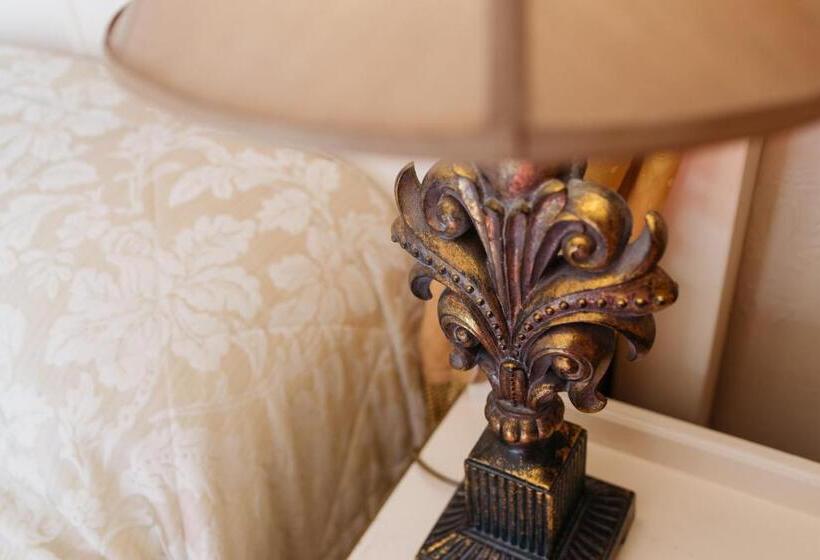 غرفة قياسية فردية, Grange