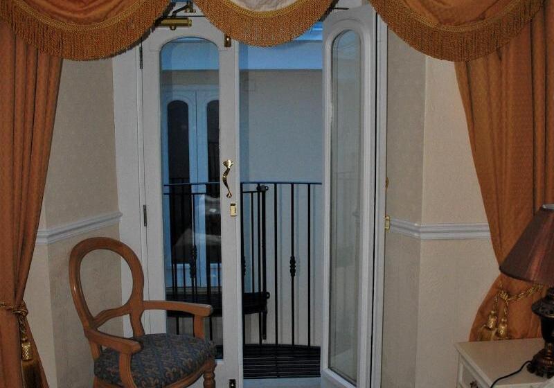 غرفة قياسية, Grange