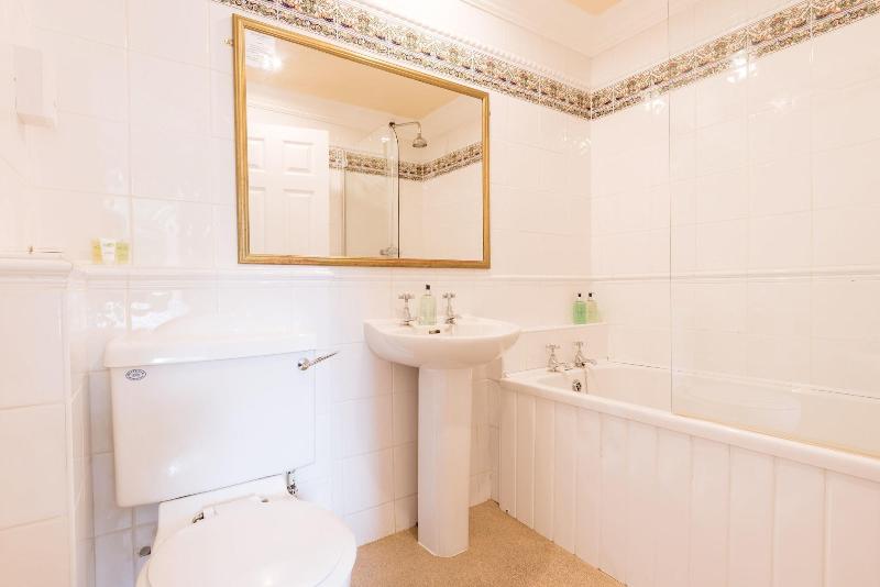 غرفة قياسية, Grange