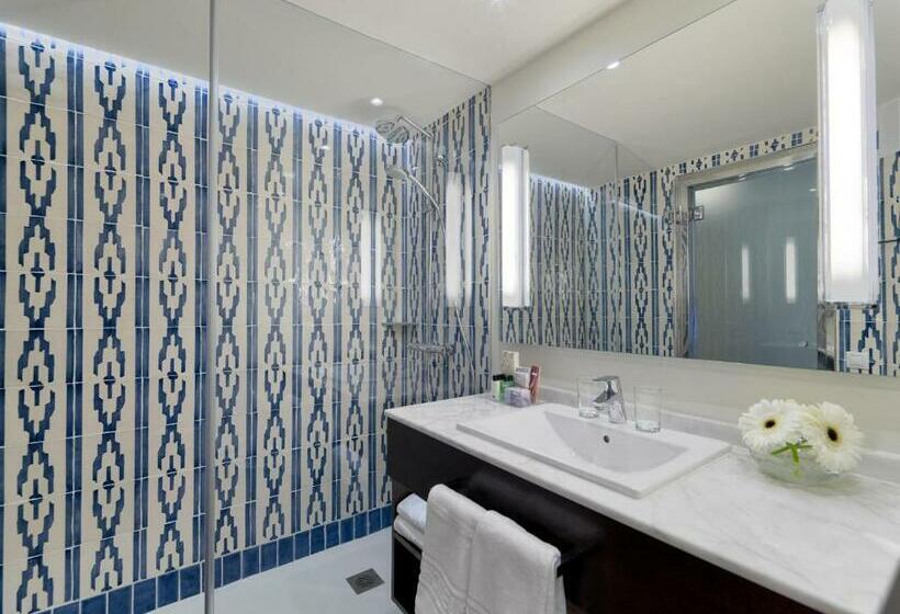 اتاق پرستیژ, H10 Conquistador