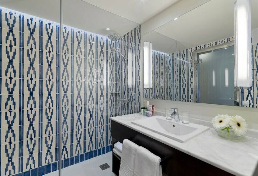 اتاق پرستیژ, H10 Conquistador